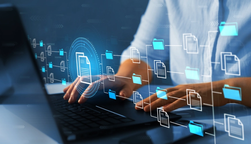 Flexibilidad y escalabilidad Representación abstracta de líneas entrelazadas que forman una red compleja, ilustrando el desarrollo de un CRM a medida.