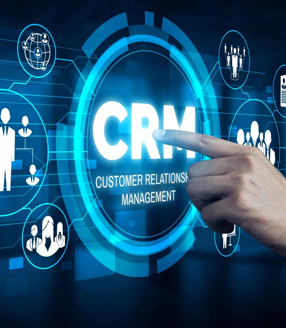Integración con otros sistemas Abstracto de un mapa con puntos de conexión resaltados, mostrando la expansión y la conectividad global facilitada por un CRM bien desarrollado.